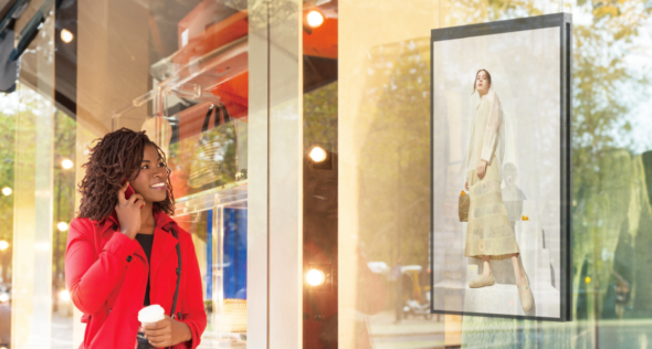 WTD-world-trade-display-solution-windows-facing-display-3
